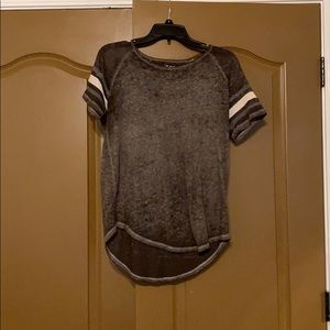 grey top